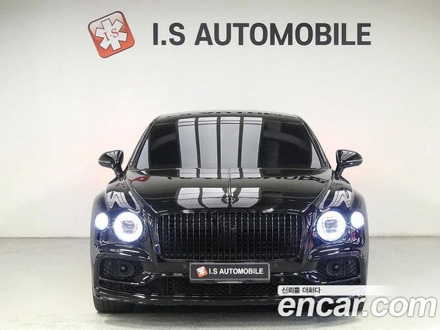 Bentley Flying Spur — фото 1