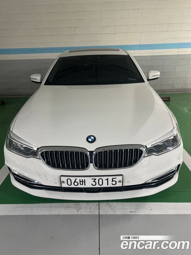 BMW 5 Series — фото 1