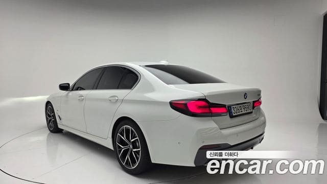 BMW 5 Series — фото 1