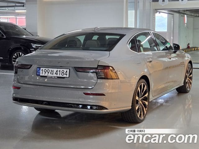 Volvo S90 — фото 1