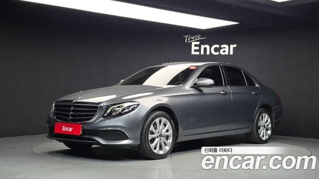 Mercedes-Benz E-Class — фото 1
