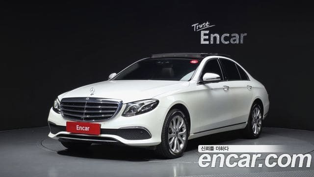 Mercedes-Benz E-Class — фото 1