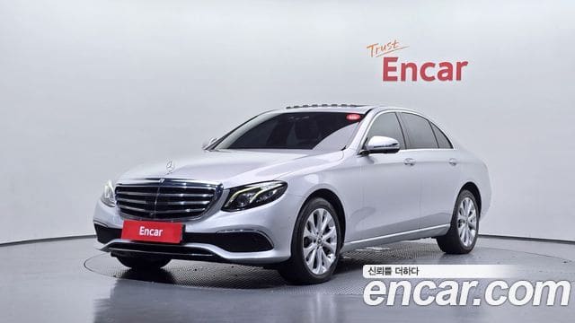 Mercedes-Benz E-Class — фото 1