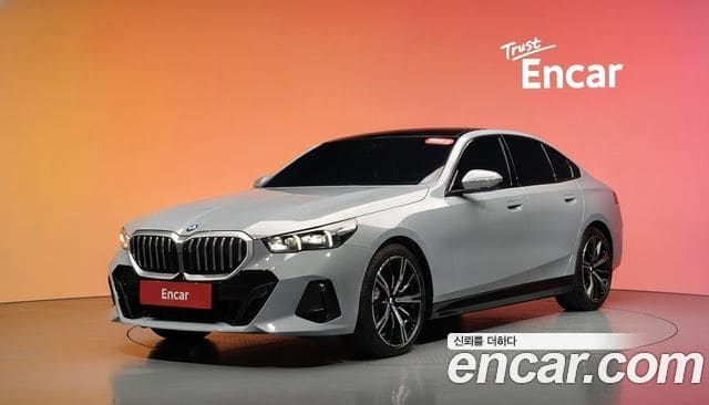 BMW 5 Series — фото 1