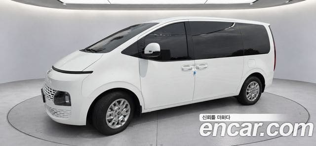 Hyundai Staria — фото 1