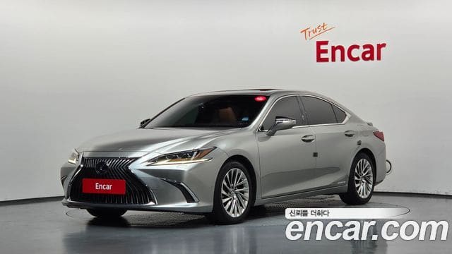Lexus ES300h — фото 1