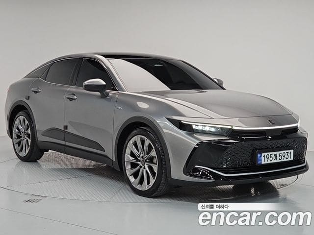 Toyota Crown Crossover — фото 1