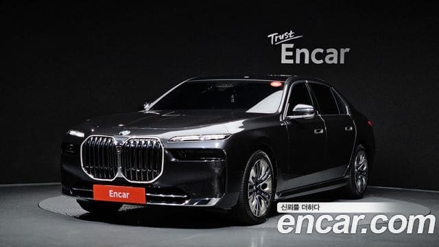 BMW 7 Series — фото 1