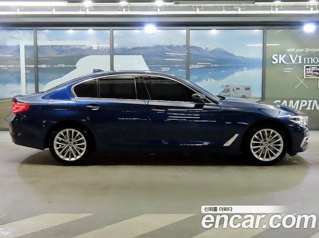 BMW 5 Series — фото 1