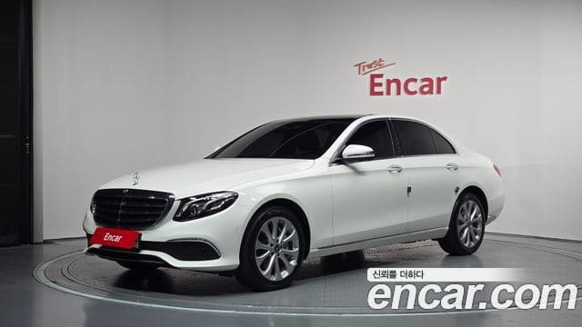 Mercedes-Benz E-Class — фото 1