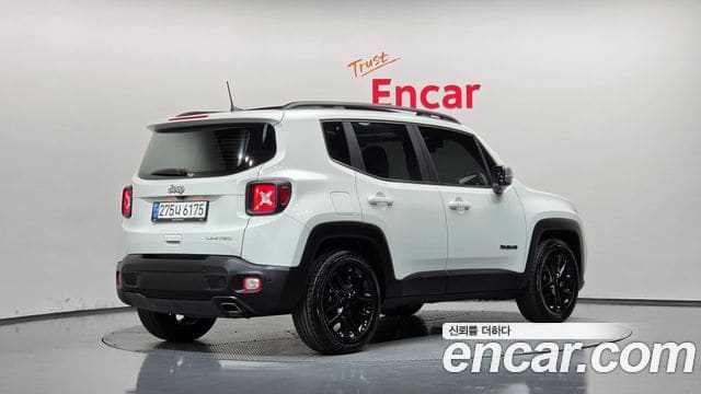 Jeep Renegade — фото 1