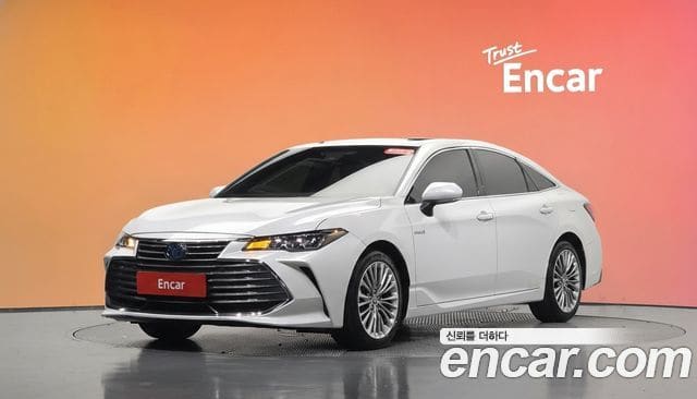 Toyota Avalon — фото 1