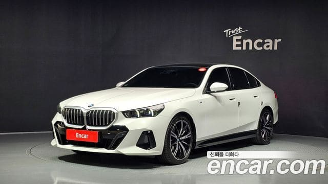 BMW 5 Series — фото 1
