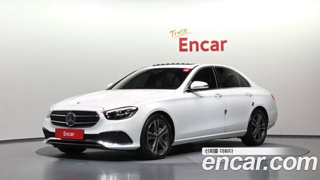 Mercedes-Benz E-Class — фото 1