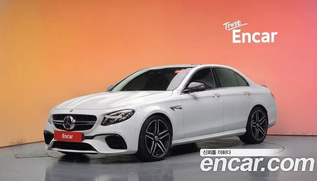 Mercedes-Benz E-Class — фото 1