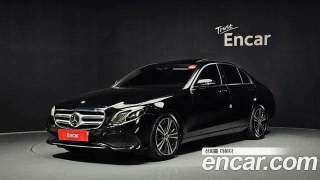 Mercedes-Benz E-Class — фото 1