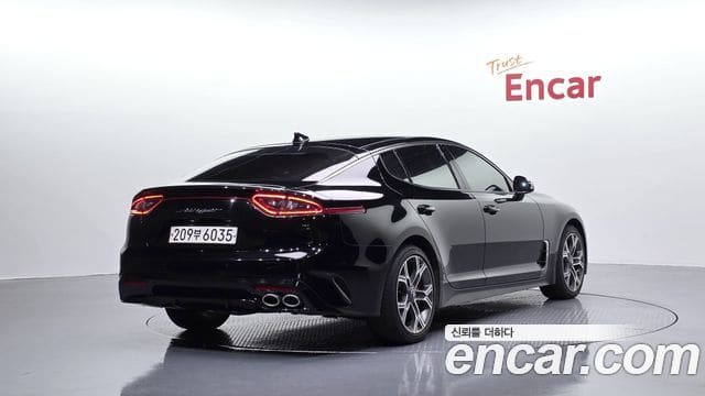 Kia Stinger — фото 1