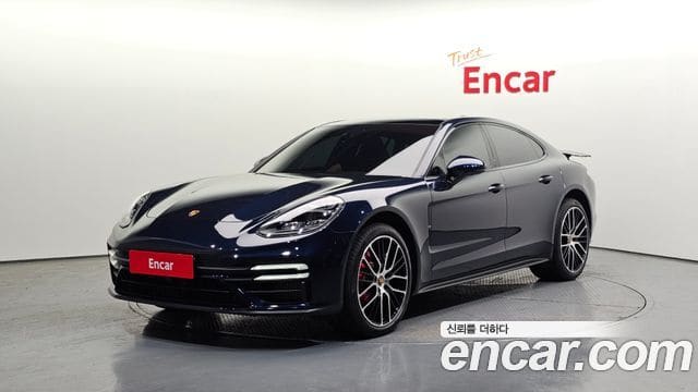 Porsche Panamera — фото 1