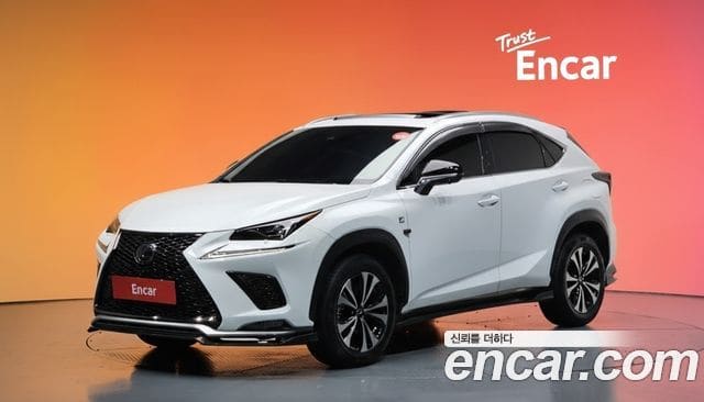 Lexus NX300 — фото 1