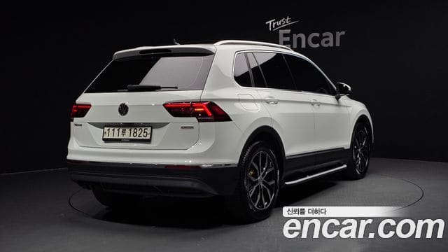 Volkswagen Tiguan — фото 1