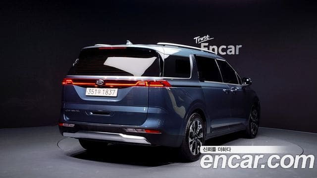 Kia Carnival — фото 1