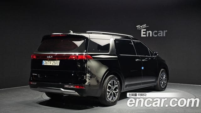 Kia Carnival — фото 1