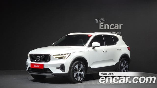 Volvo XC40 — фото 1