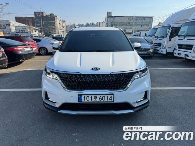 Kia Carnival — фото 1