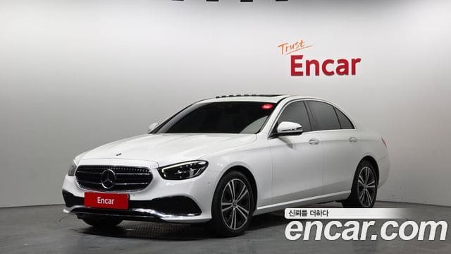 Mercedes-Benz E-Class — фото 1