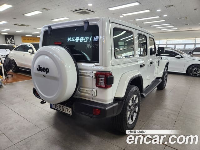 Jeep Wrangler — фото 1