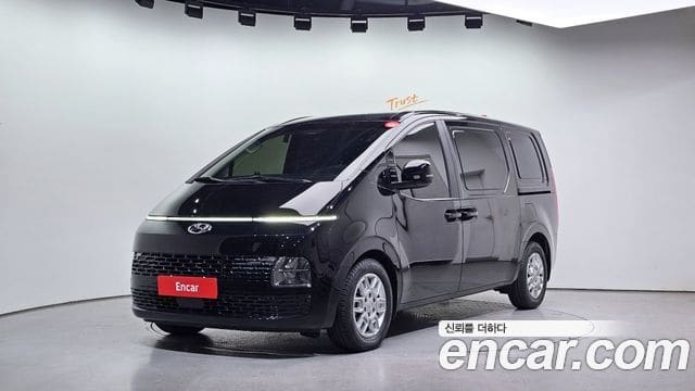 Hyundai Staria — фото 1