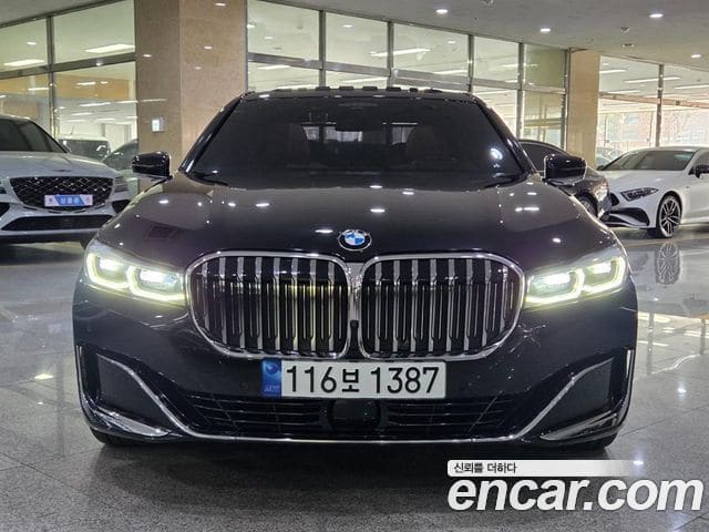 BMW 7 Series — фото 1