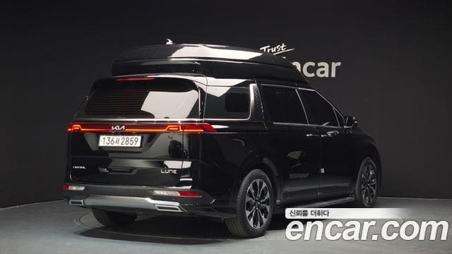 Kia Carnival — фото 1
