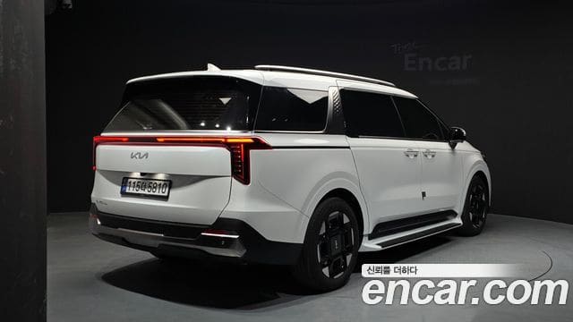 Kia Carnival — фото 1