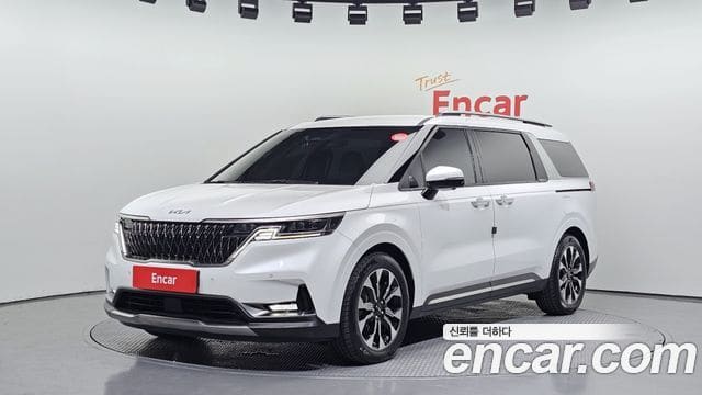 Kia Carnival — фото 1