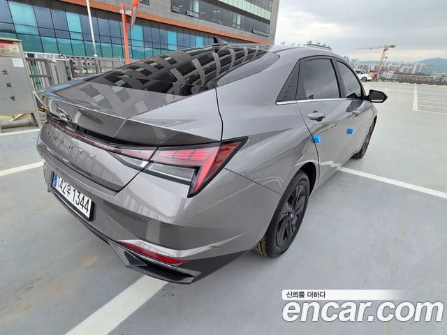 Hyundai Avante — фото 1