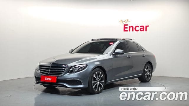 Mercedes-Benz E-Class — фото 1