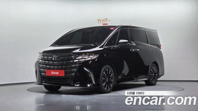 Toyota Alphard — фото 1