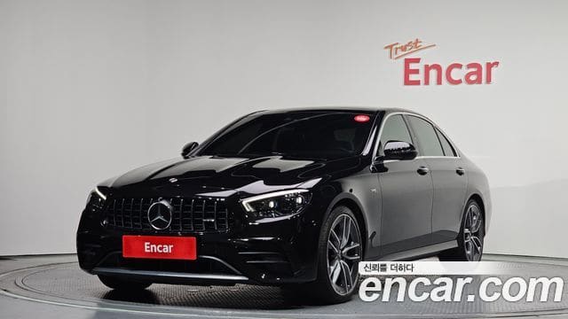 Mercedes-Benz E-Class — фото 1