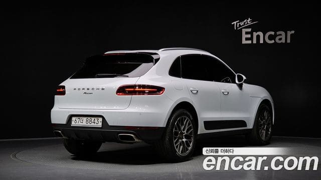 Porsche Macan — фото 1