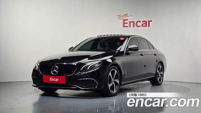 Mercedes-Benz E-Class — фото 1