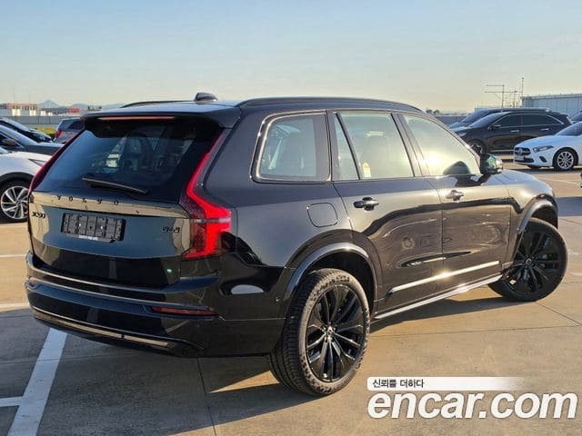Volvo XC90 — фото 1
