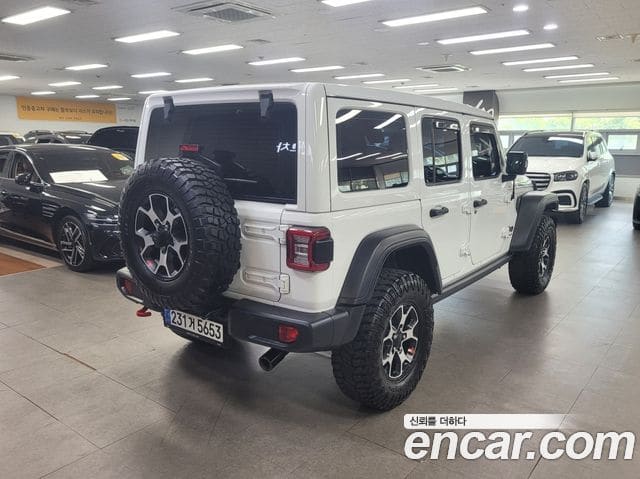 Jeep Wrangler — фото 1