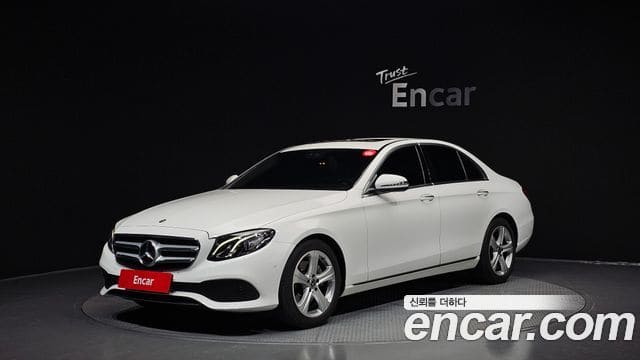 Mercedes-Benz E-Class — фото 1