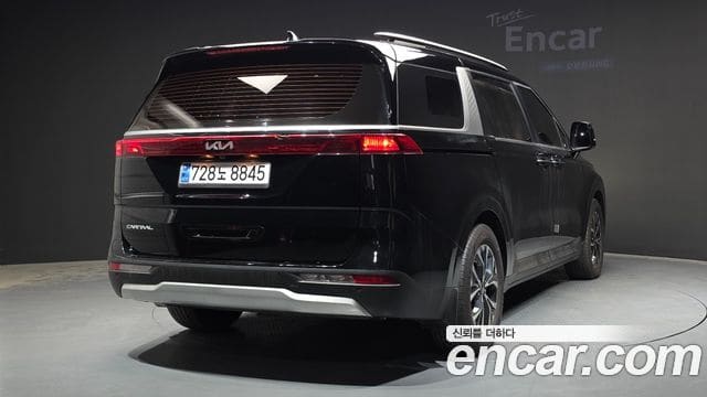 Kia Carnival — фото 1