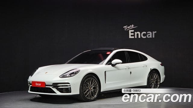 Porsche Panamera — фото 1