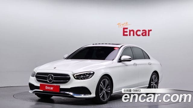 Mercedes-Benz E-Class — фото 1