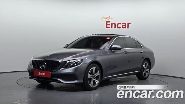 Mercedes-Benz E-Class — фото 1