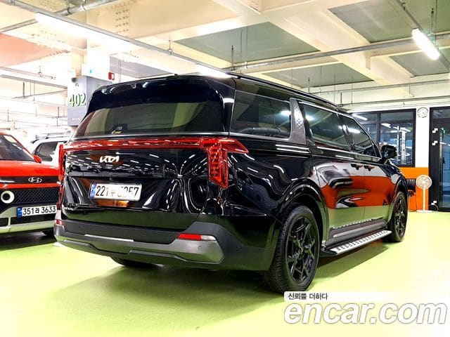 Kia Carnival — фото 1