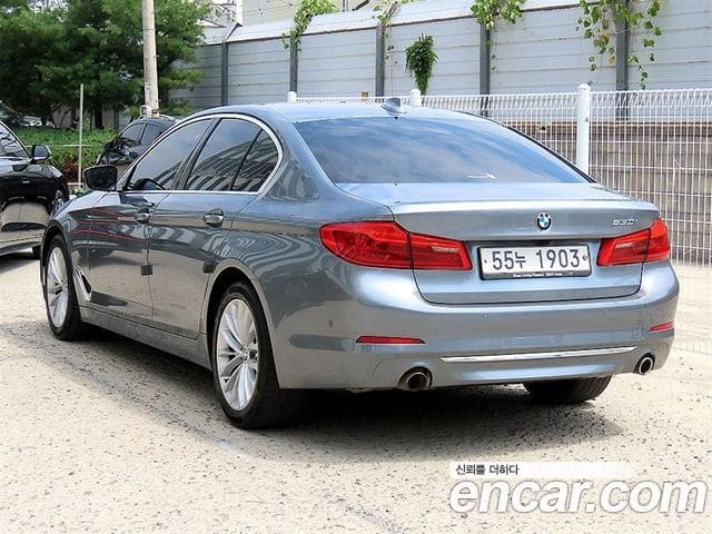 BMW 5 Series — фото 1